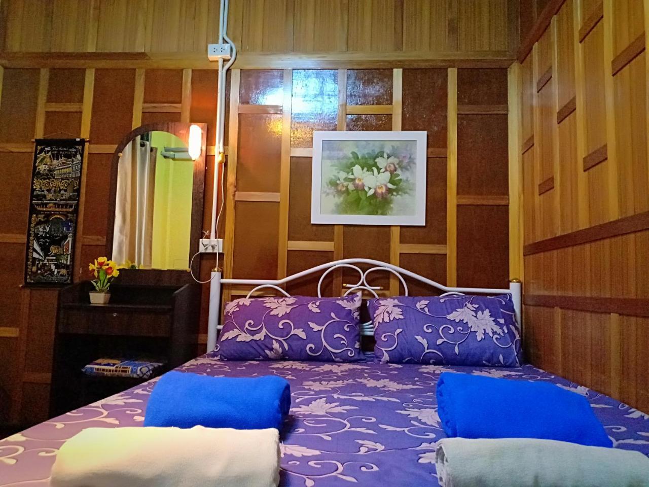 Santo House Hotel Bangkok Buitenkant foto