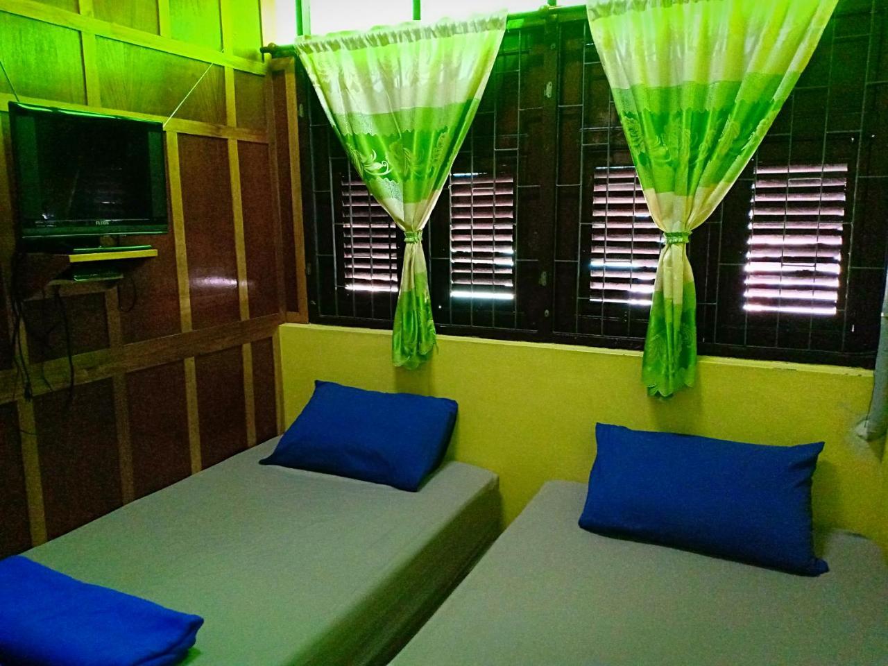 Santo House Hotel Bangkok Buitenkant foto